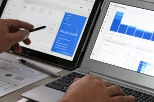 Quantos devo investir no Google ADS para conseguir mais clientes? AGNC Agência de Marketing Investir no Google Ads é uma estratégia cada vez mais comum entre empresas que desejam prospectar clientes e expandir sua presença online. Com a capacidade de alcançar milhões de pessoas diariamente, o Google Ads oferece uma oportunidade única de promover seus produtos ou serviços de forma eficaz.