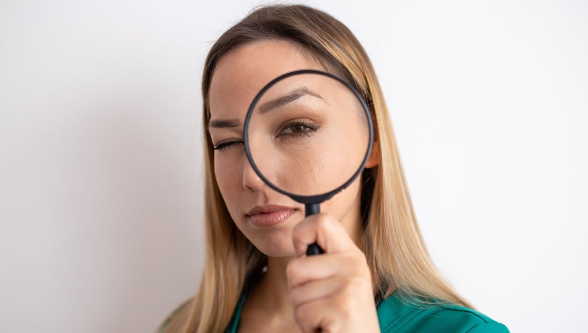 Resumidamente Marketing de conteúdo é o processo de criar, publicar e promover conteúdos personalizados para seu cliente, esse é um método de marketing que se baseia na formação de um público fiel por meio da criação e compartilhamento de conteúdo.