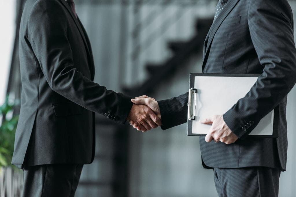 Marketing B2B: Como ter sucesso nas estratégias [2022] Marketing B2b: você esta precisando prospectar clientes b2b então precisa saber essas técnicas para não misturar b2b com b2c. Veja