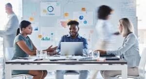 As tendências de marketing digital em 2023 apontam, também, a interação e a experiência personalizada, além de conteúdos gerados pelos próprios usuários.