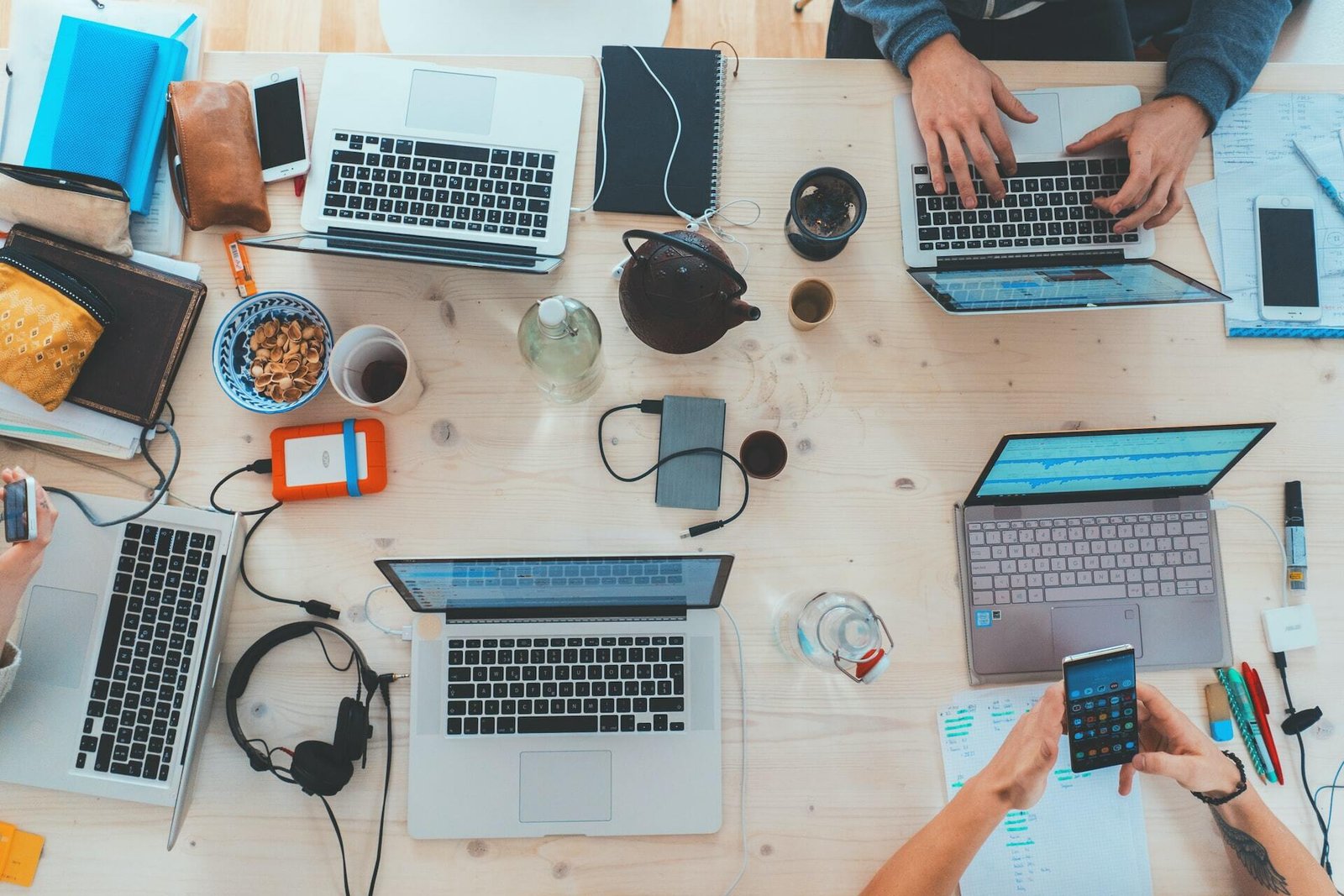 Mídias Sociais: Importância De Posicionar Sua Empresa As mídias sociais estão sendo cada vez mais presentes dentro do mercado, e por isso, as empresas passaram a utilizar este recurso. Saiba mais