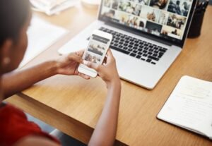 Criar um site empresarial: A internet, impulsionada pela globalização, assumiu uma dimensão colossal, invadindo o cotidiano das pessoas de maneira avassaladora.