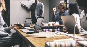 Investir em SEO é uma decisão estratégica inteligente para empresas que desejam aumentar sua visibilidade online, alcançar seu público-alvo e impulsionar o crescimento dos negócios. Com uma agência de marketing em São Paulo focada em SEO, como a AGNC Publicidade, ao seu lado, você terá acesso ao conhecimento especializado necessário para obter resultados eficazes.