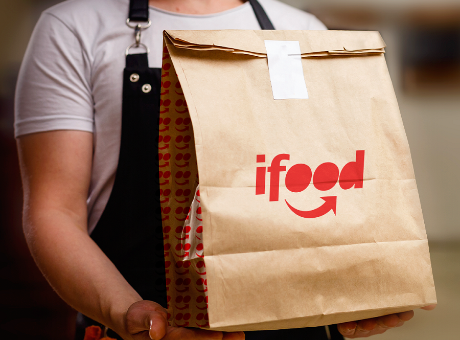 O mercado de delivery no Brasil passou por transformações drásticas nos últimos anos. Se antes estar no iFood era um diferencial, hoje é quase um pré-requisito de sobrevivência para quem trabalha com alimentação. No entanto, o aumento das taxas e a concorrência agressiva fazem muitos empresários questionarem: eu trabalho para o meu restaurante ou para o aplicativo?